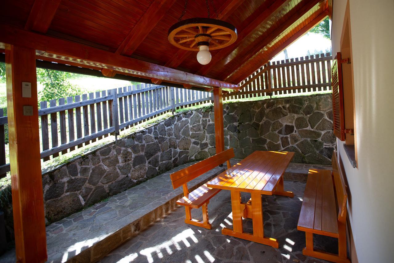 Farmstay&Glamping Visocnik リュブノ エクステリア 写真